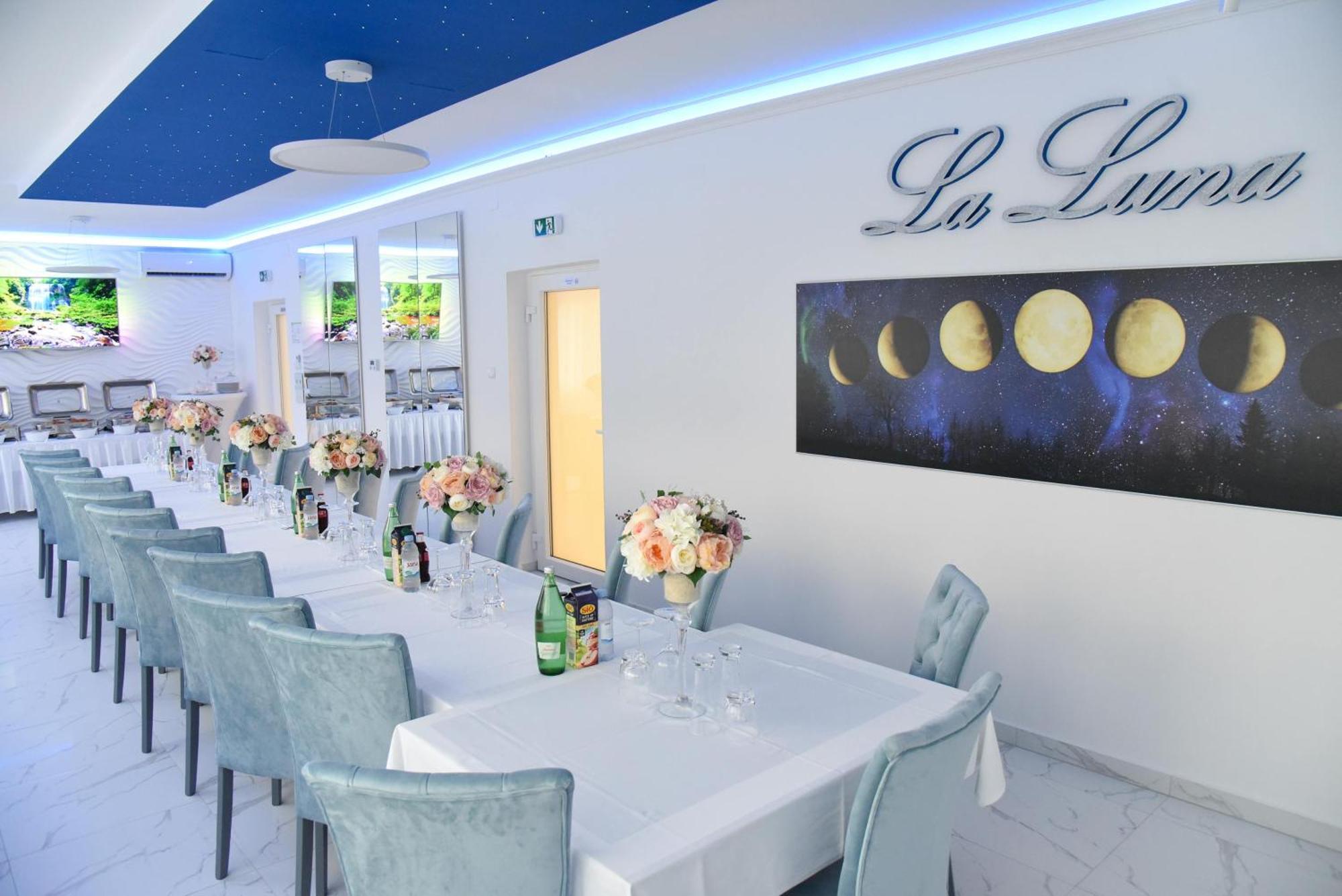 La Luna Premium Deluxe Apartment With Free Jacuzzi, Bikes & Covered Parking Nasice 外观 照片