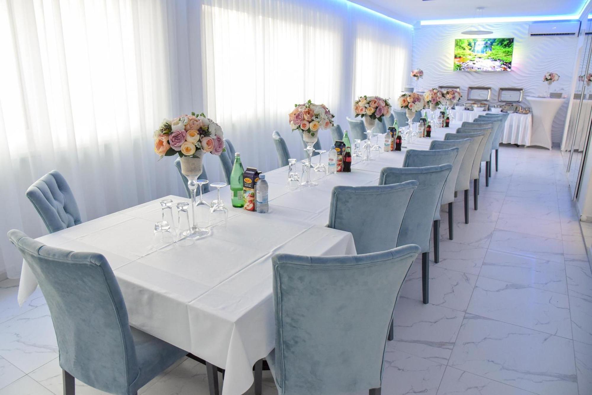 La Luna Premium Deluxe Apartment With Free Jacuzzi, Bikes & Covered Parking Nasice 外观 照片
